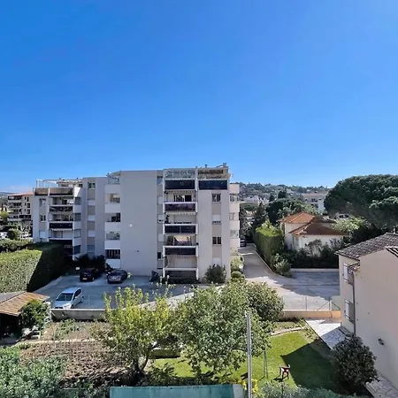 Les Coralies Apartment *